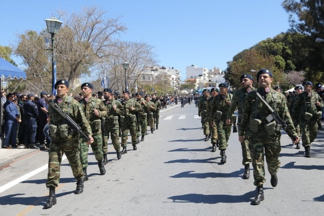 Βάναυση προσβολή απέναντι στις Ένοπλες Δυνάμεις: Η κυβέρνηση απαγόρευσε στα Τάγματα Εθνοφυλακής να παρελάσουν! – Τι φοβούνται;